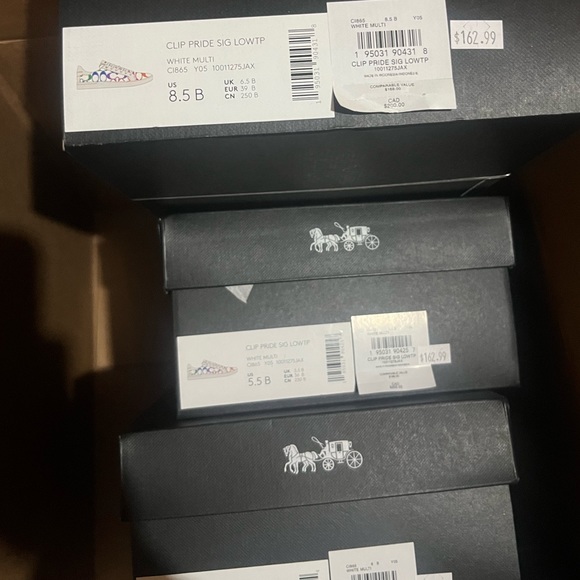 NWT Coach Outlet Clip Low Top Sneaker In Rainbow Signature Canvas Woman‘s - Picture 8 of 9